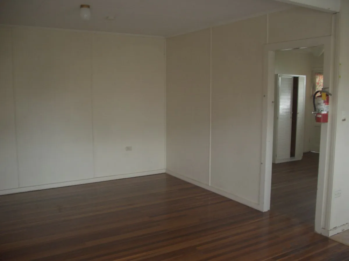 empty lounge room